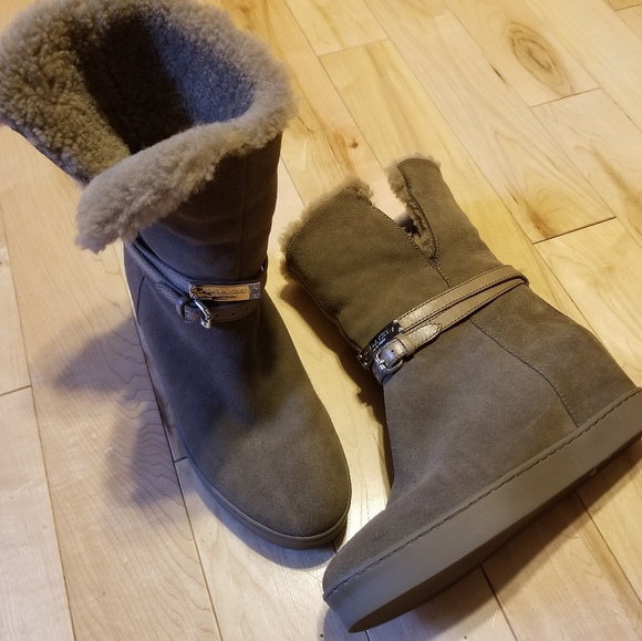 Coach Shoes - 👢 Coach Norell suede boots with shearling lining